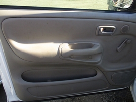 2005 TOYOTA TUNDRA WHITE STD CAB 4.7L AT 2WD Z16447